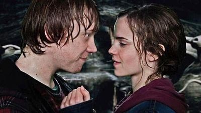 Imagem da notícia Harry Potter De Volta a Hogwarts: Emma Watson diz que foi “horripilante” beijar Rupert Grint 