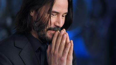 Keanu Reeves só pediu autógrafo para dois famosos, e um deles escreveu "vá se f*der" no papel