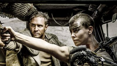 Imagem da notícia Mad Max: Química entre Tom Hardy e Charlize Theron era "tão intensa" que causou um acidente de carro real