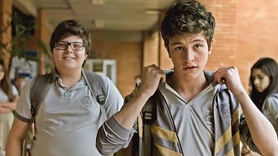 Imagem da notícia Por onde andam os atores mirins de Como Se Tornar Pior Aluno da Escola? Jovens se pronunciaram sobre polêmica