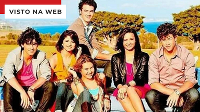 Imagem da notícia Demi Lovato quer reunir Selena Gomez, Miley Cyrus e Jonas Brothers em novo projeto sobre o Disney Channel