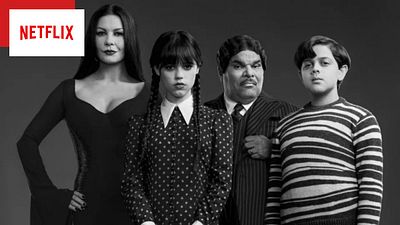 Imagem da notícia Wandinha x Mãozinha? Spin-off de A Família Addams ganha clipe assustador durante evento da Netflix