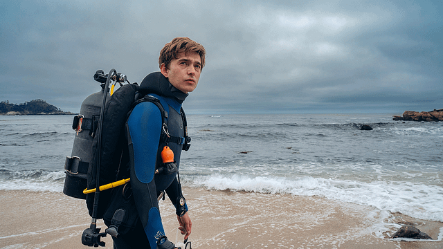 Imagem da notícia Novo galã de Hollywood? Austin Abrams reage ao título e fala sobre Dentro da Baleia (Entrevista)