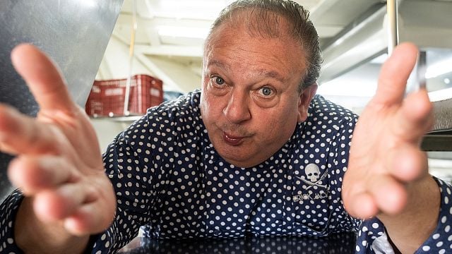 Imagem da notícia Quando estreia a 5ª temporada de Pesadelo na Cozinha? Jacquin passará por restaurantes de várias regiões – e vai até andar de jet ski!