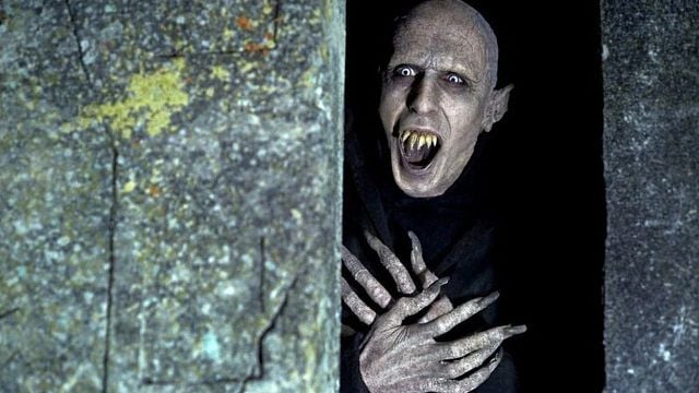 Imagem da notícia Após 12 anos, finalmente está acontecendo: Uma sequência para um dos melhores filmes de vampiro do século XXI está em produção