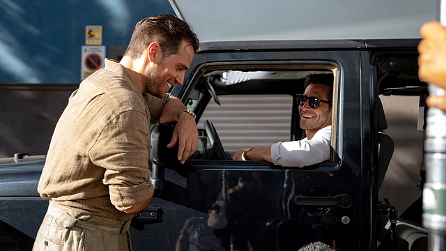 Imagem da notícia Henry Cavill e Jake Gyllenhaal: Este thriller de ação dirigido por Guy Ritchie está disponível no streaming!