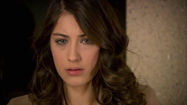 Imagem da notícia Mais de 100 episódios e um segredo de tirar o fôlego: Esta novela turca com trama explosiva promete ser sua nova favorita
