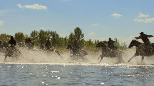 Imagem da notícia Está chegando à Netflix o novo faroeste perfeito para fãs de Yellowstone - e a estrela é a Cersei de Game of Thrones