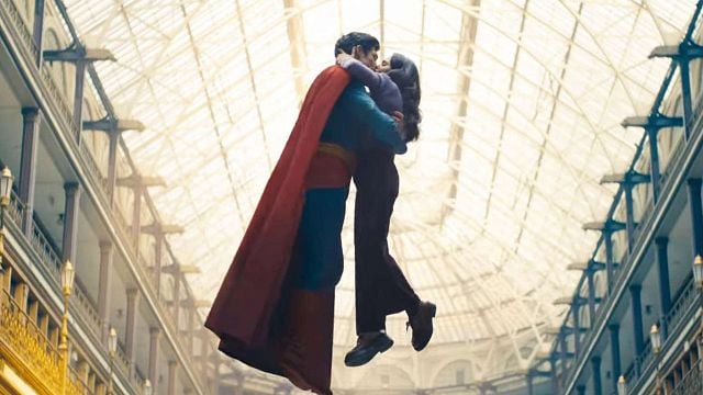 James Gunn revela a icônica HQ que influenciou seu filme e afirma que nova versão do Superman será diferente das outras: "Nunca vimos ele assim"