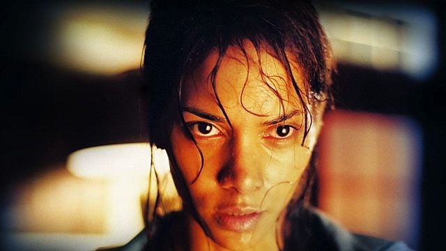 Imagem da notícia Suspense perfeito para hoje na Netflix: Esta psiquiatra foi internada na clínica em que trabalha e não sabe por que