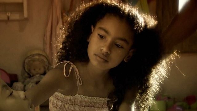 Imagem da notícia Há 17 anos, esta menina talentosa interpretou uma Helena de Manoel Carlos: Hoje, é grande destaque de novela da Globo; você a reconhece?