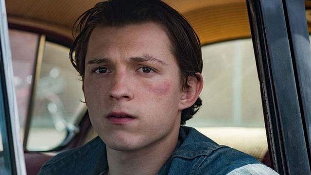 Imagem da notícia Tom Holland precisa fazer mais do que apenas Homem-Aranha: Anos atrás, ele estrelou um thriller eletrizante da Netflix onde contracenou com Robert Pattinson