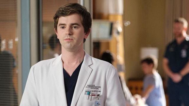 Imagem da notícia 2 anos após o fim de The Good Doctor, Freddie Highmore e criador da série médica se reúnem em novo drama criminal inspirado em uma bizarra história real