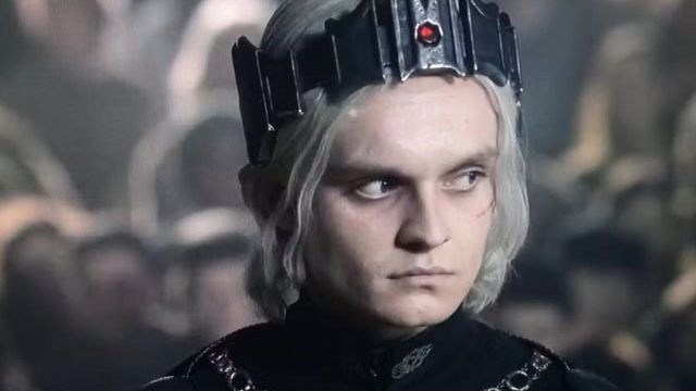 Imagem da notícia Rei Aegon II sobrevive em A Casa do Dragão? Futuro do personagem na 2ª temporada de House of the Dragon é chocante
