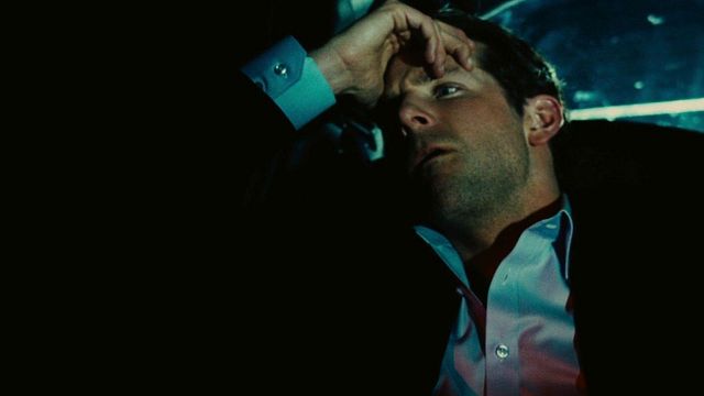 Imagem da notícia Novidade na Netflix: Com menos de 2 horas, este suspense de ficção científica com Bradley Cooper e Robert De Niro não deixa você piscar