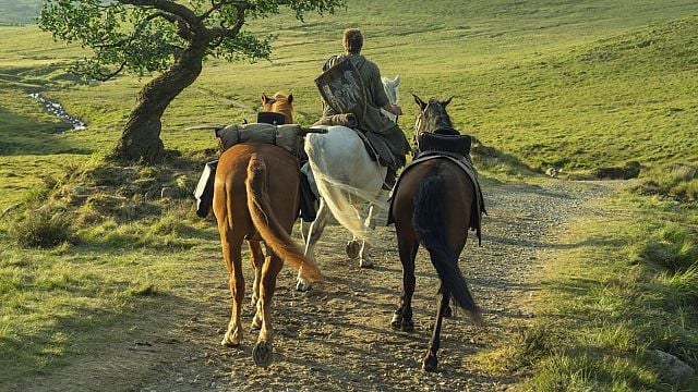 Imagem da notícia Próxima série de Game of Thrones estreia em 1 mês e quebra grande tradição de obras de fantasia