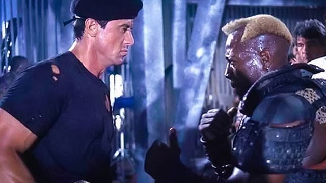 Imagem da notícia "As piores horas que já passei em uma filmagem": Este é Stallone visivelmente insatisfeito com um detalhe de seu clássico de ficção científica