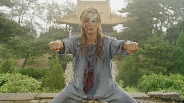 Imagem da notícia Após 22 anos, Quentin Tarantino entrega um capítulo sangrento de Kill Bill — e ele chegará aos cinemas