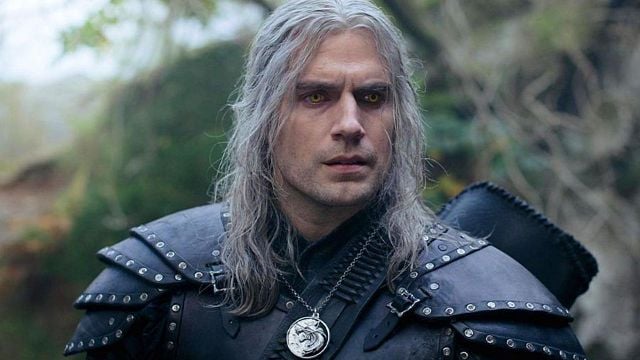 Imagem da notícia "Eu confio nele": Diretor de The Witcher revela motivo para saída de Henry Cavill após três temporadas