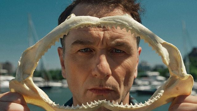 Imagem da notícia Matthew Rhys bate recorde ao vencer por 2 séries no Emmy 2026 - e faz a alegria das 'amigas e rivais' Netflix e Apple TV