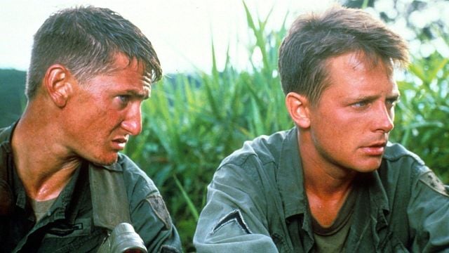 Imagem da notícia Hoje no streaming: Sempre nos esquecemos deste ótimo filme de guerra estrelado por Sean Penn e Michael J. Fox