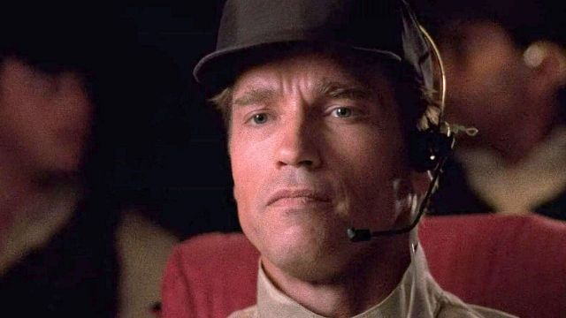 Imagem da notícia "Espero que consigam fazer melhor": Este clássico de Arnold Schwarzenegger ganhará remake em 2025 e o astro tem opiniões fortes