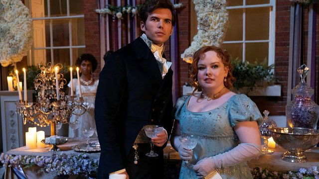 Imagem da notícia Por que a 3ª temporada de Bridgerton será dividida em duas partes? É a vez do romance de Colin e Penelope na série da Netflix (Entrevista exclusiva)