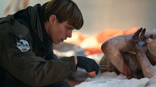 Imagem da notícia Guillermo del Toro deu toque especial em cena grotesca de "novo" sucesso do streaming
