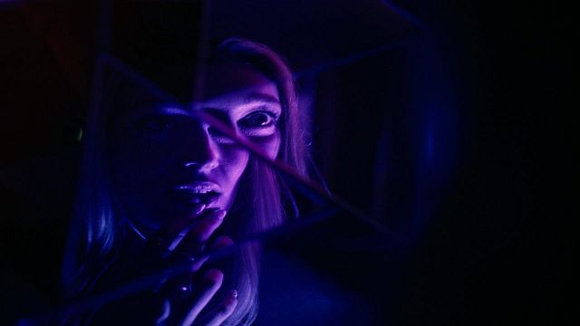 Imagem da notícia O imprevisível filme de ficção científica que está varrendo a Netflix: Múltiplas reviravoltas e tensão protagonizam a trama