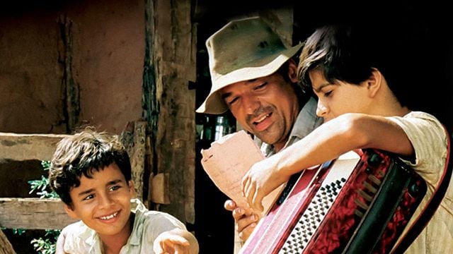 Imagem da notícia Sessão da Tarde hoje (08/08): Após 20 anos de seu lançamento, 2 Filhos de Francisco é um dos filmes brasileiros mais vistos da história