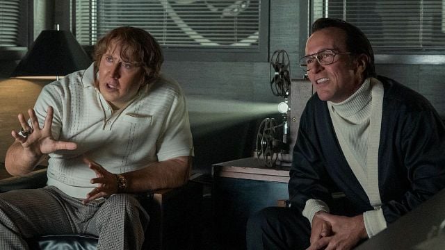 Imagem da notícia Ao lado de Christian Bale, Nicolas Cage surge irreconhecível para viver um dos maiores ícones dos esportes