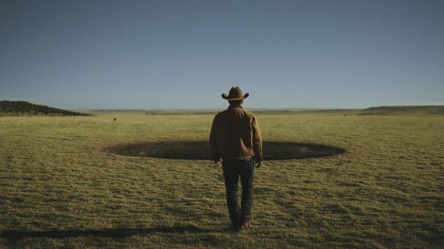 Imagem da notícia Esta é a série PERFEITA para os fãs de Yellowstone: Estrelada por astro da Marvel e produzida por Brad Pitt