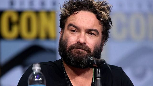 Imagem da notícia Johnny Galecki perdeu o emprego de ator e aceitou a situação: Dedicou-se a estudar encanamento e a começar uma nova vida