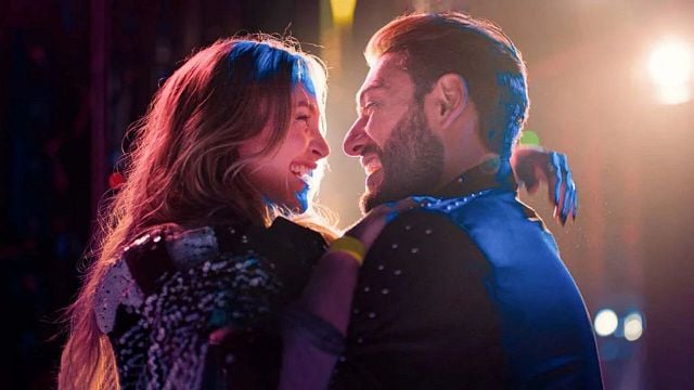 Imagem da notícia Tela Quente hoje (08/06): Filme Rodeio Rock tem astro do sertanejo em dose dupla e um romance de tirar o fôlego com ex-Chiquititas