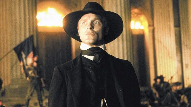 Imagem da notícia "Isso me fez entrar para sempre na lista negra dos estúdios americanos": lançado há 39 anos, este grande filme injustamente desconhecido é um dos maiores papéis de Ed Harris