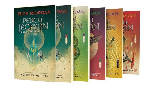 Imagem da notícia A saga que conquistou o Disney+ está mais barata! Box com os 5 livros de Percy Jackson entra em oferta na Amazon