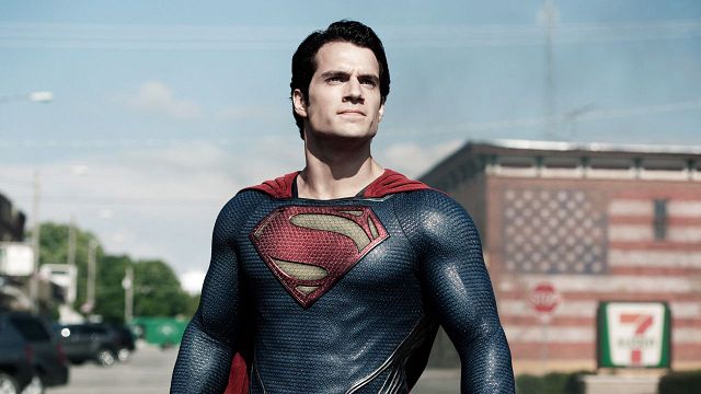 Imagem da notícia "Você não pode fazer isso": Christopher Nolan foi contra a cena mais polêmica do Superman de Henry Cavill