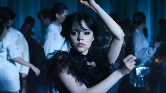 Imagem da notícia Família Addams invade a escola de Wandinha: 2ª temporada da série de Jenna Ortega promete grandes novidades