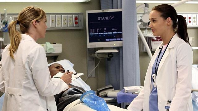 Imagem da notícia Camilla Luddington sentiu medo de entrar em Grey's Anatomy porque “todos estavam traumatizados”, mas seu nervosismo a ajudou no papel