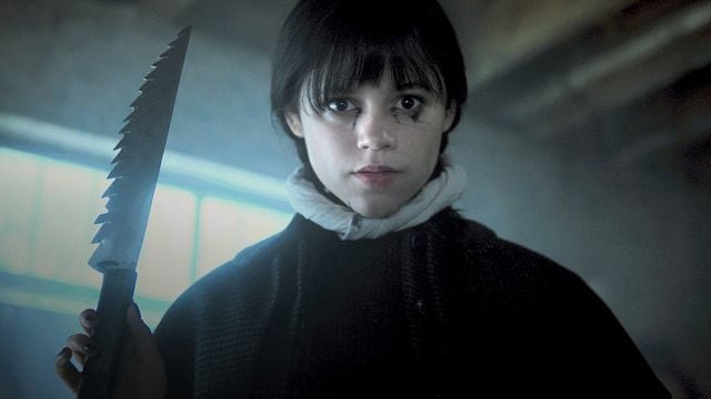 Imagem da notícia Wandinha ainda é para crianças? 2ª temporada da série de Jenna Ortega é inspirada em filmes pesados de Angelina Jolie e Jack Nicholson (EXCLUSIVO)