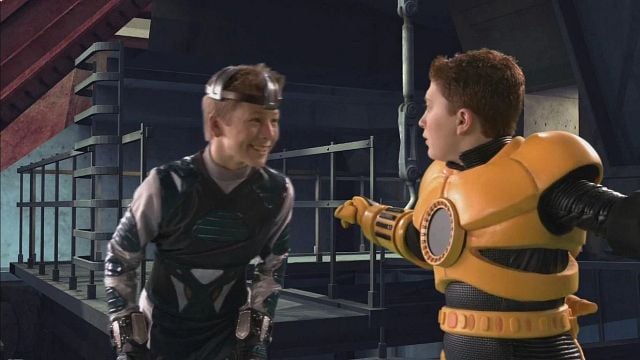 Imagem da notícia Ele estreou há 22 anos em uma sequência esquecida de Pequenos Espiões, mas agora é considerado o sucessor de Tom Cruise: Você o reconhece?