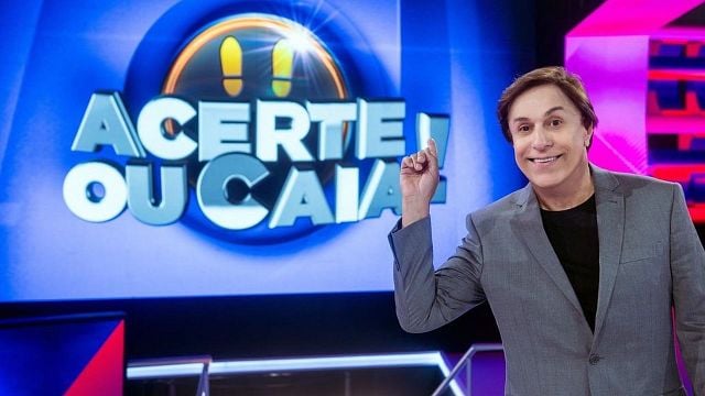 Imagem da notícia Acerte ou Caia: quando estreia, como funciona e quem são os participantes famosos do game show de Tom Cavalcante?