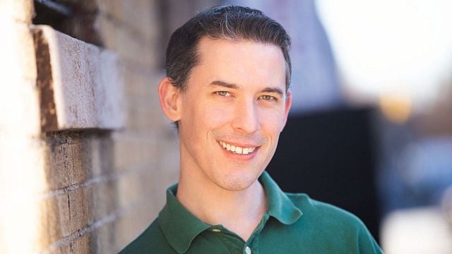 Imagem da notícia Ele é a estrela de uma das melhores franquias de terror dos últimos anos, mas ninguém o reconhece sem a fantasia assustadora