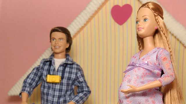 Esta é a triste história de Midge, a melhor amiga da Barbie - de boneca odiada ao sucesso no cinema