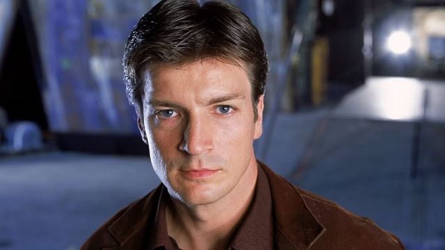 Imagem da notícia Fãs de ficção científica enlouquecem: Nathan Fillion realmente sugeriu um revival de sua maior série cult?
