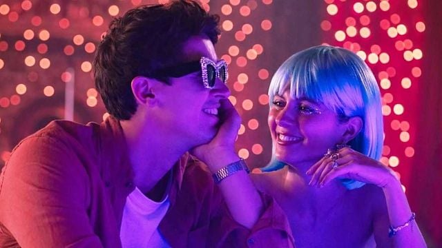 Imagem da notícia Obrigada, Netflix! Fazia anos que não ríamos e chorávamos tanto assistindo a uma comédia romântica