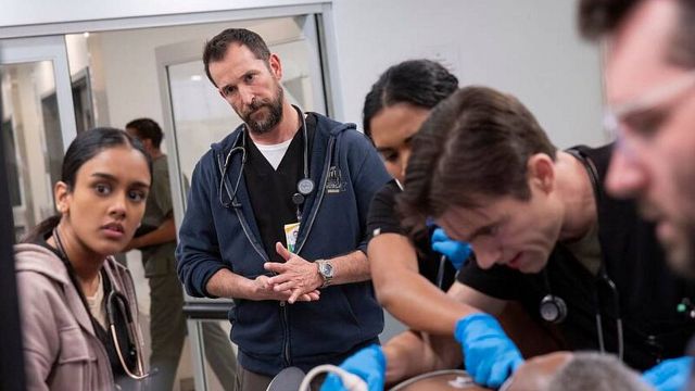 Imagem da notícia Esqueça Grey’s Anatomy! Esta série de 15 episódios é o melhor drama médico do streaming e uma grande aposta para o Emmy 2025