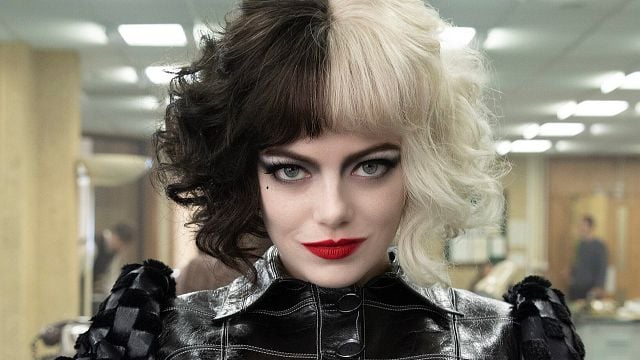 Imagem da notícia Tela Quente hoje (05/05): No filme Cruella, Emma Stone foi proibida de usar um item clássico da vilã de 101 Dálmatas