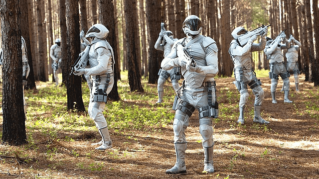 Imagem da notícia Sugestão para hoje: O início de uma das maiores séries de ficção científica dos últimos 15 anos