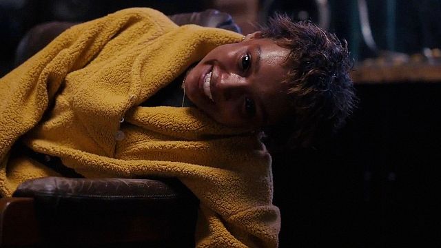 Imagem da notícia Lembrancinha amaldiçoada? Este objeto paranormal foi levado do set de Fale Comigo, maior aposta de terror da A24